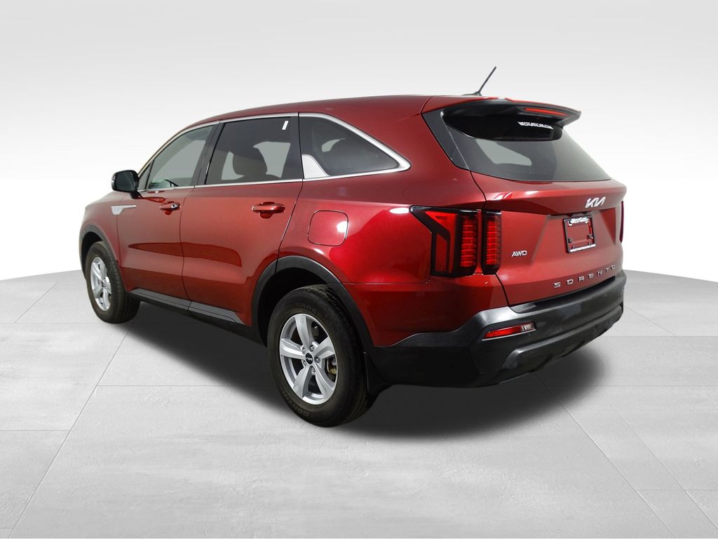2022 Kia Sorento LX photo 2