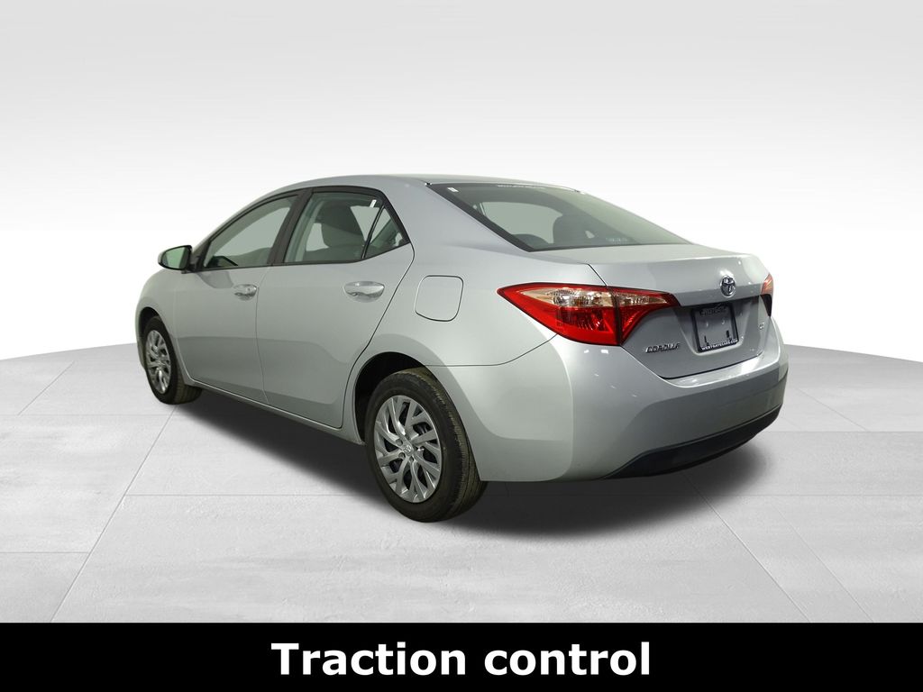 2019 Toyota Corolla LE photo 3