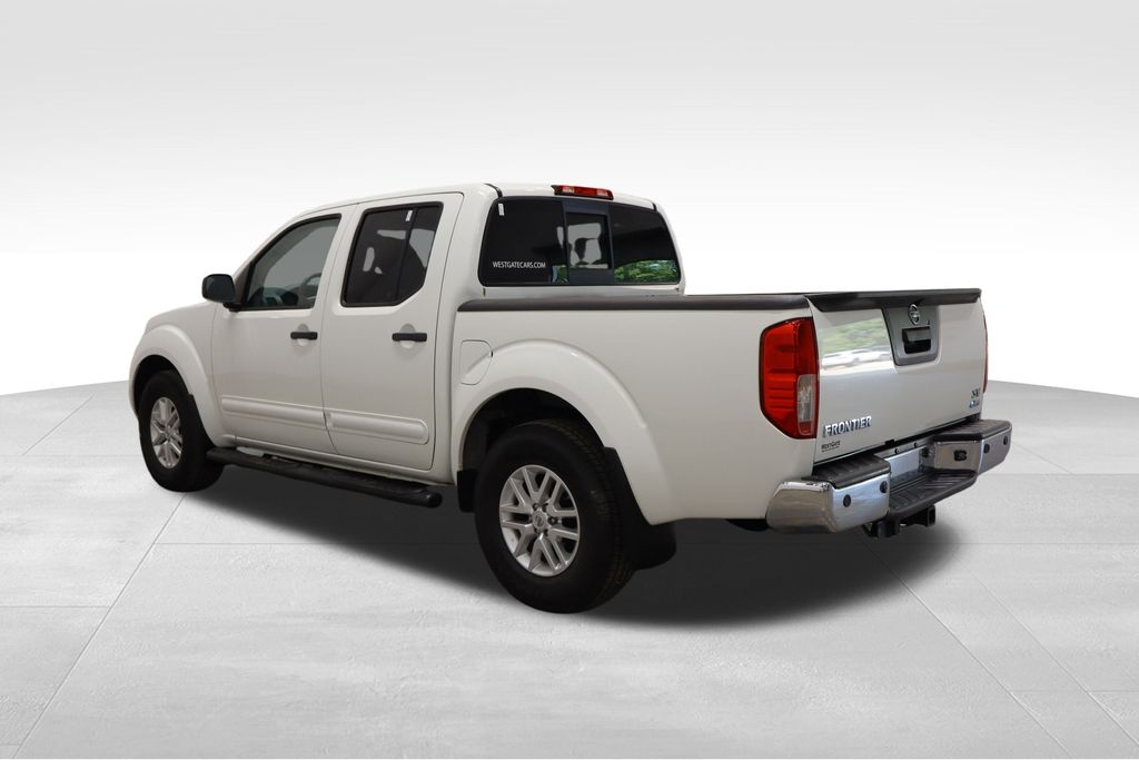 2017 Nissan Frontier SV photo 3
