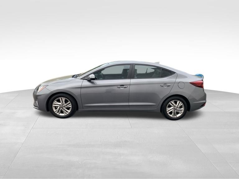 2019 Hyundai Elantra SEL photo 4