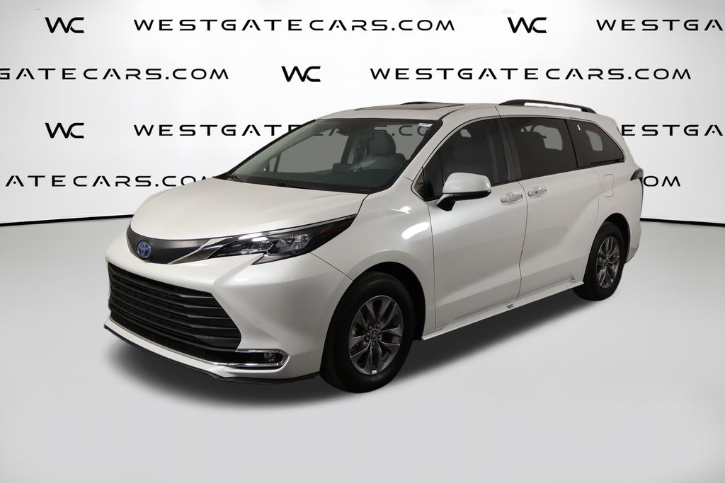 2024 Toyota Sienna XLE