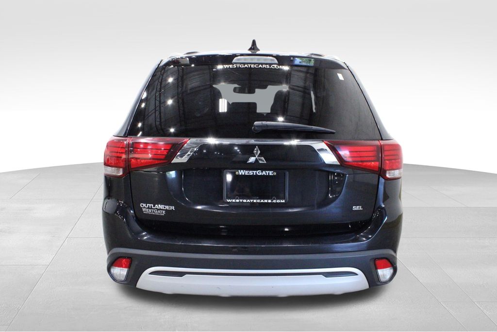 2020 Mitsubishi Outlander SEL photo 3
