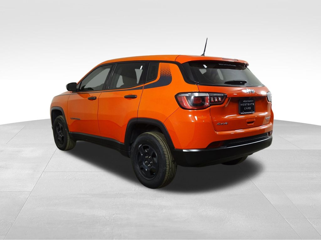 2018 Jeep Compass Sport photo 2