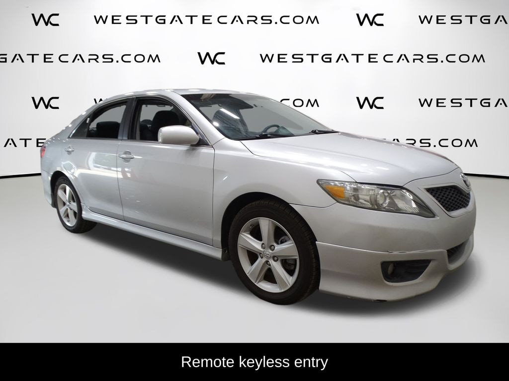 Used 2011 Toyota Camry SE Sedan
