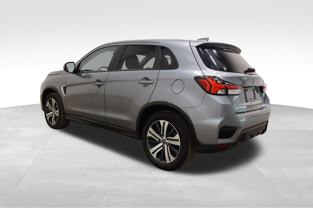 2024 Mitsubishi Outlander Sport ES photo 3