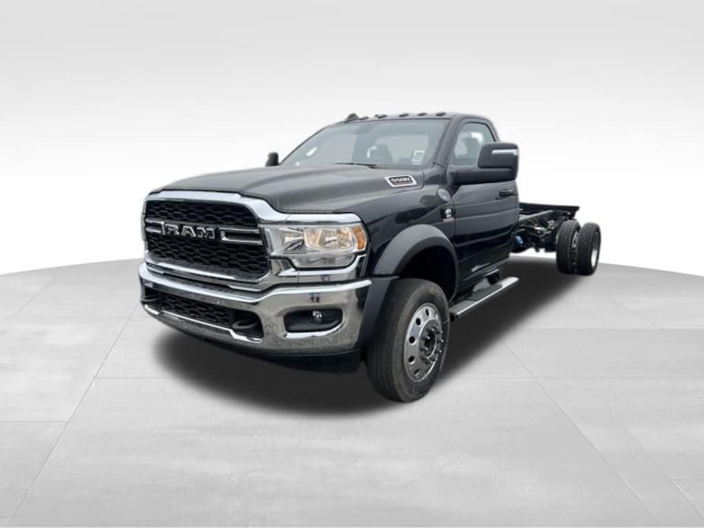 New 2024 Ram 5500HD 5500 TRADESMAN CHASSIS REGULAR CAB 4X2 120' CA Pickup