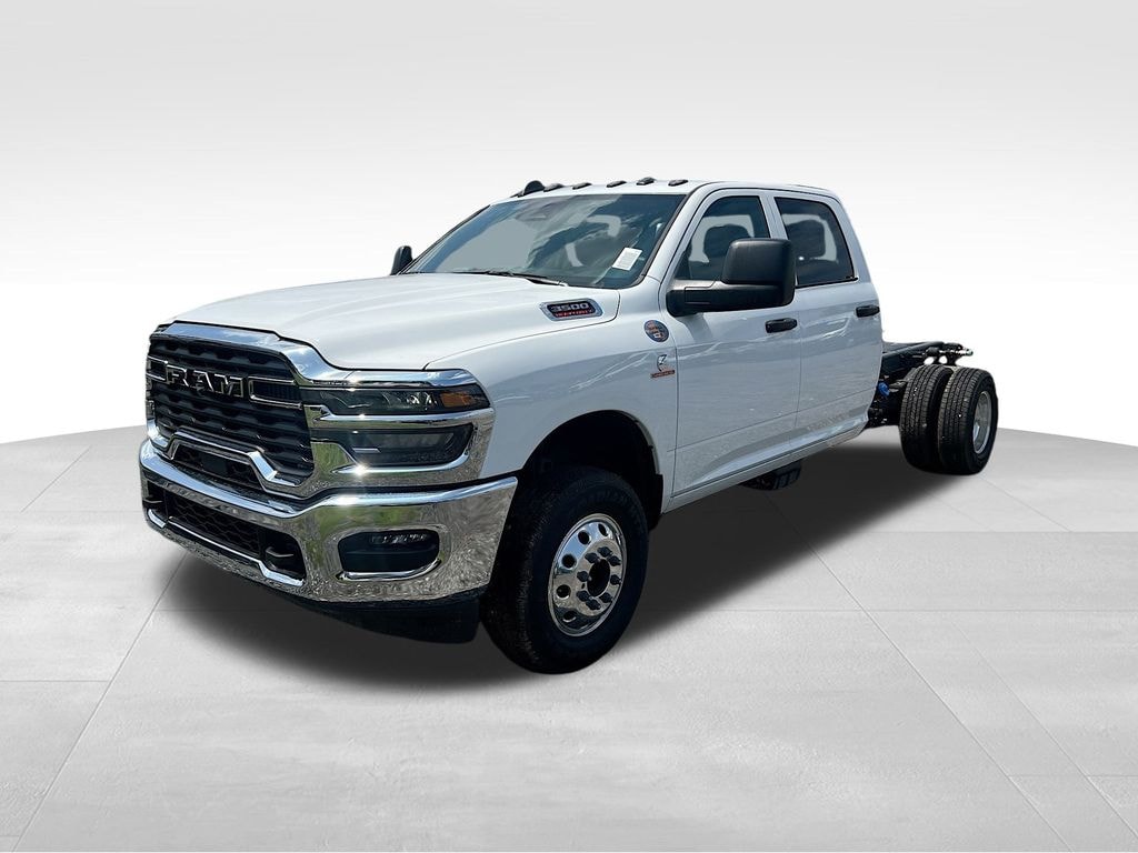 New 2025 Ram 3500 3500 TRADESMAN CREW CAB CHASSIS 4X4 60' CA Pickup