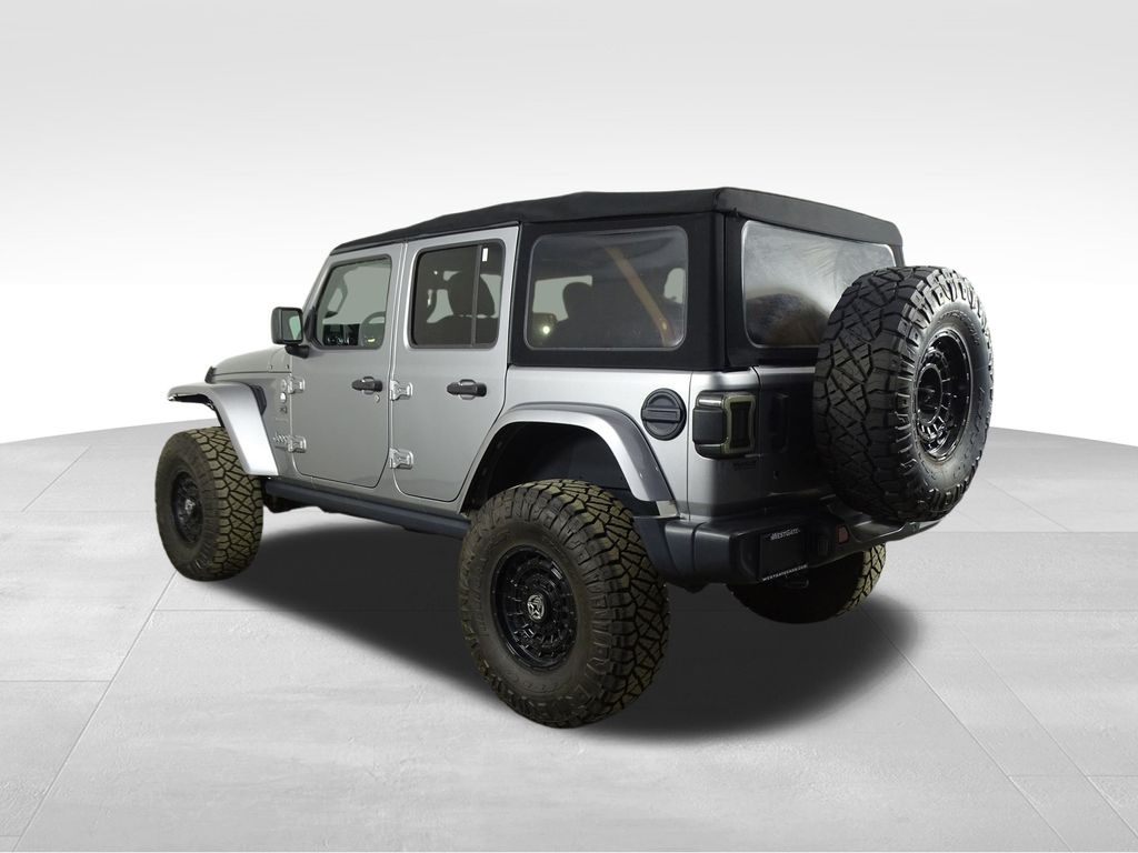 2018 Jeep Wrangler Unlimited Sahara photo 3