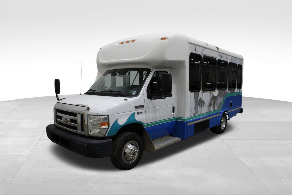 2015 Ford E-450 Cutaway photo 3