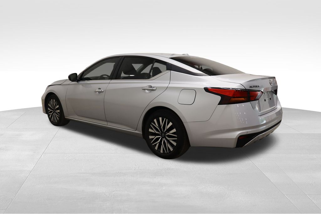 2024 Nissan Altima 2.5 SV photo 3