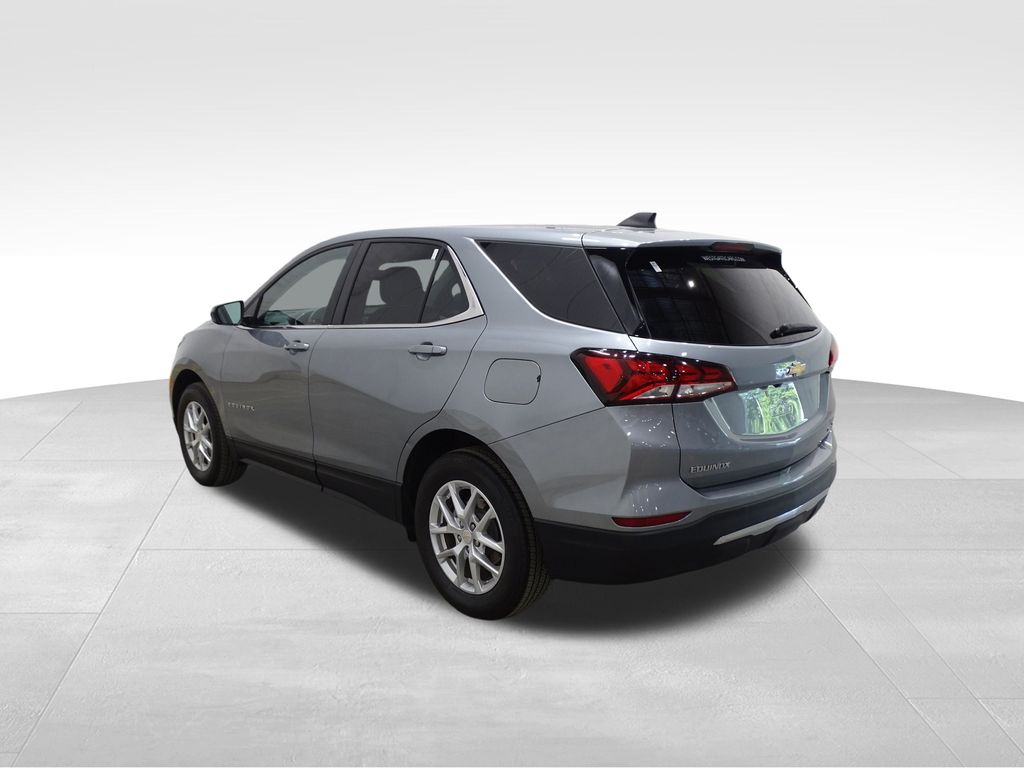 2023 Chevrolet Equinox LT photo 3