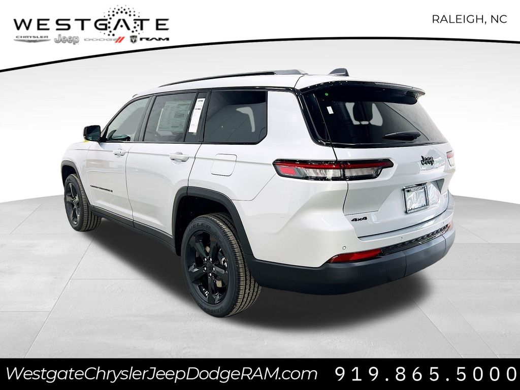 2025 Jeep Grand Cherokee Altitude photo 4