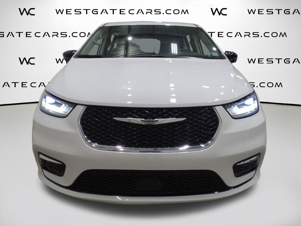 Used 2024 Chrysler Pacifica Touring L Van Passenger Van
