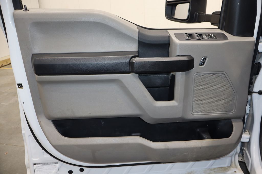 2018 Ford F-550 - Photo 13