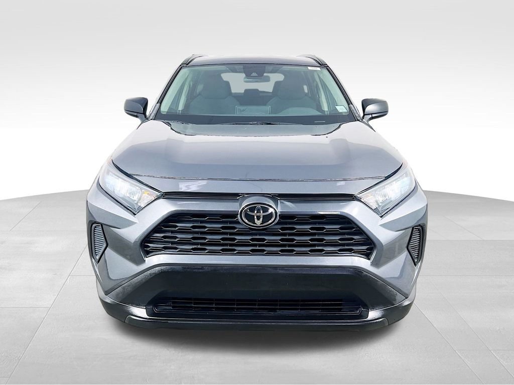 2020 Toyota RAV4 LE photo 2