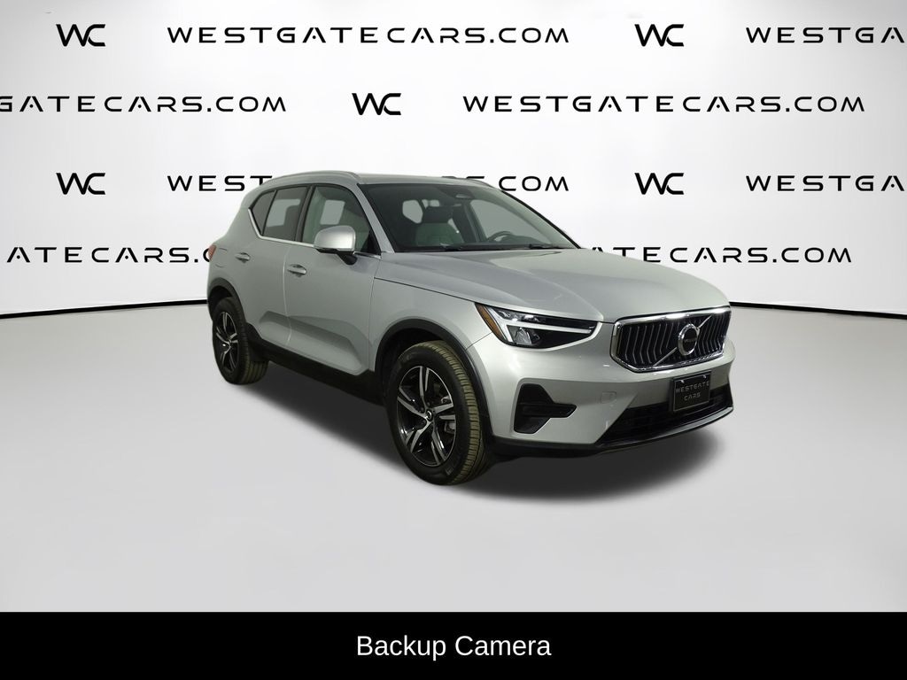 Used 2025 Volvo XC40 B5 Core SUV