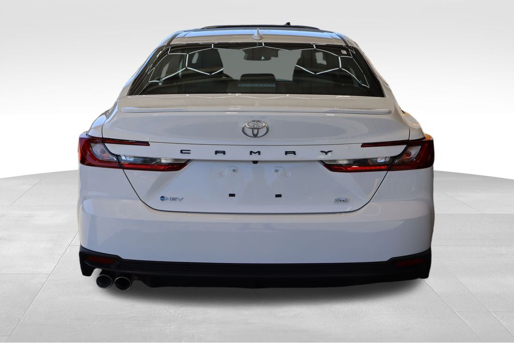 2025 Toyota Camry SE photo 4
