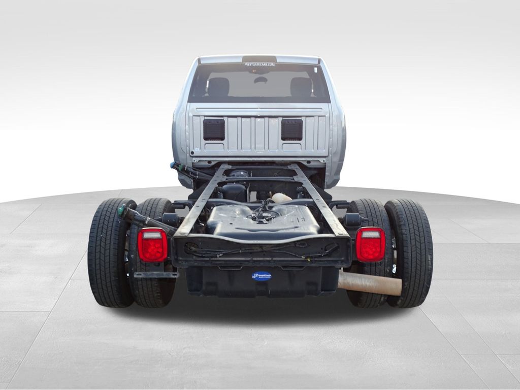 2022 Ram 3500 Tradesman photo 4