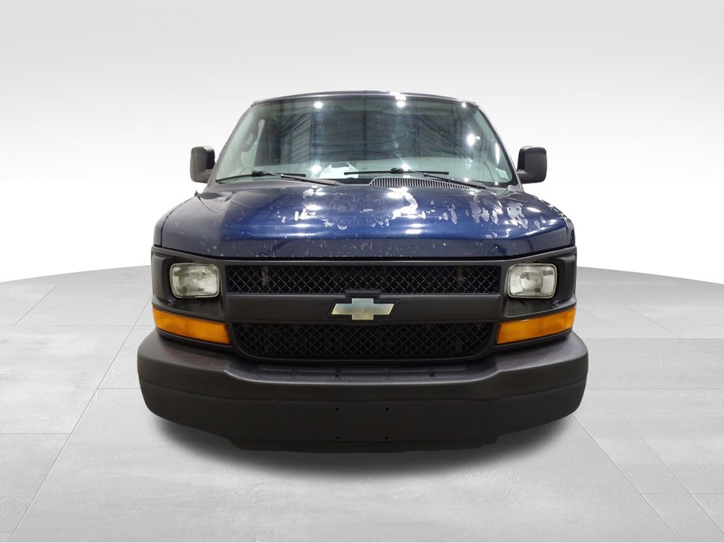 2016 Chevrolet Express 2500 Work Cargo Van photo 2