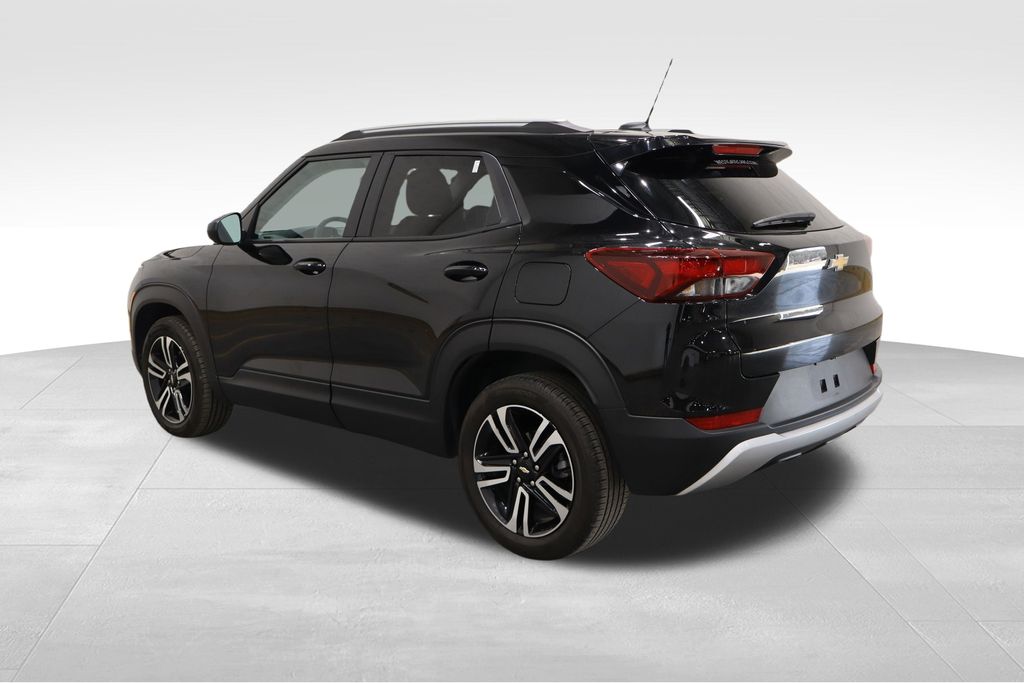 2023 Chevrolet Trailblazer LT photo 3