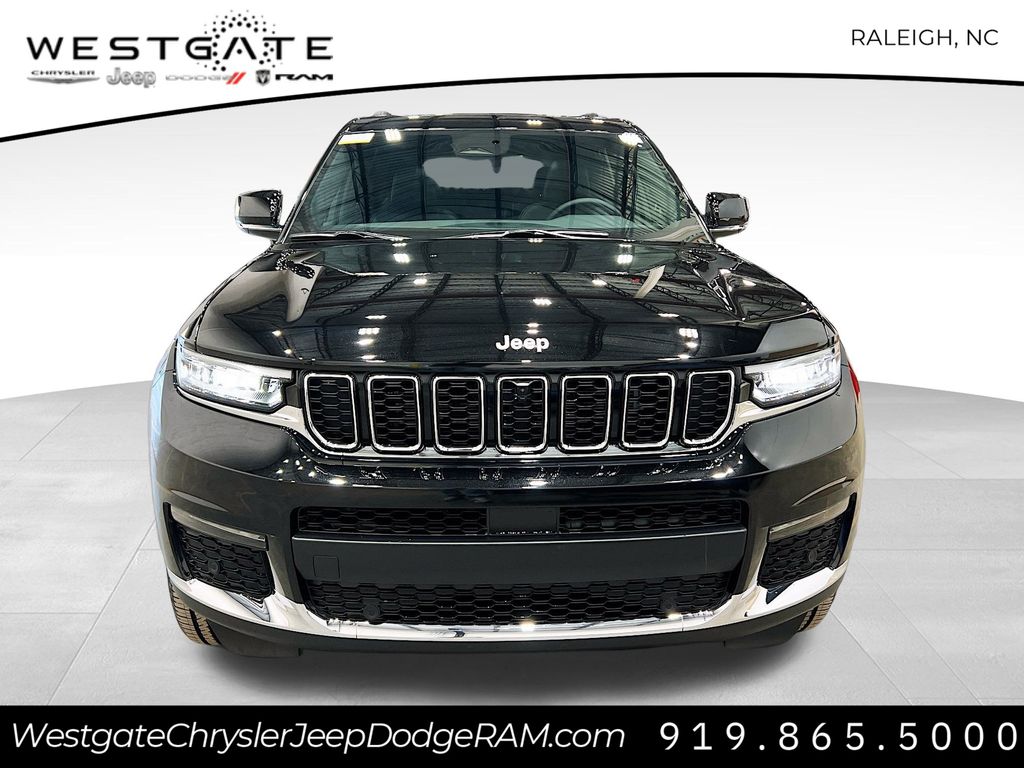 2025 Jeep Grand Cherokee Limited photo 2