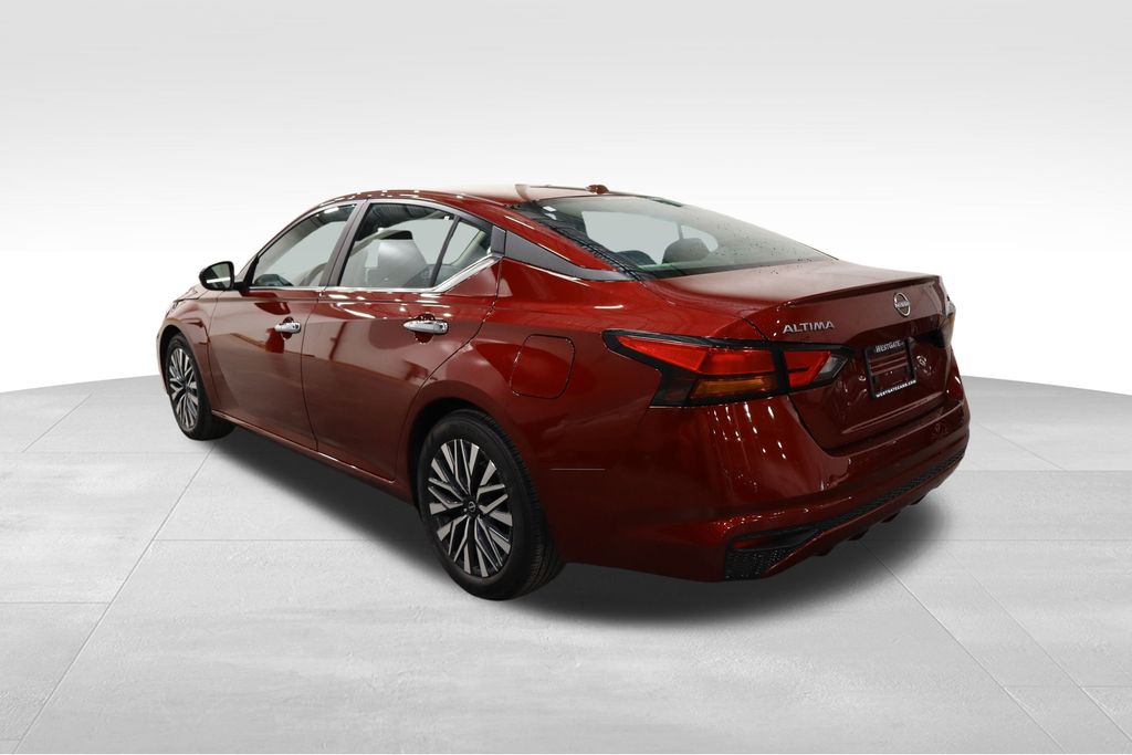 2024 Nissan Altima 2.5 SV photo 3