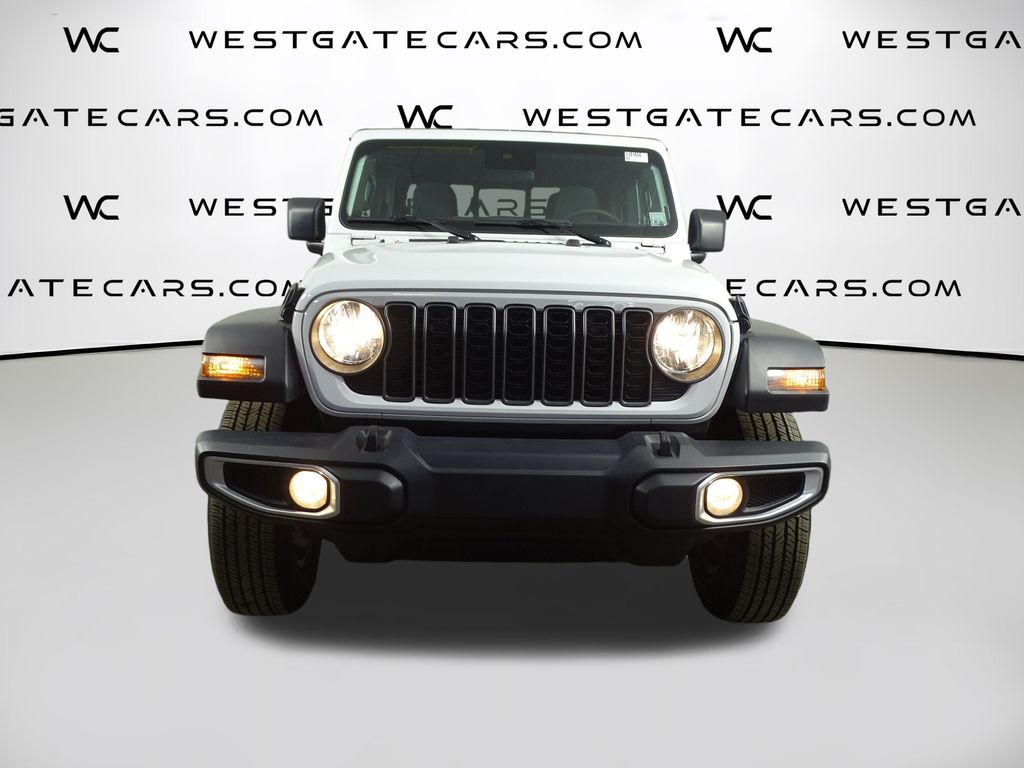 2025 Jeep Gladiator Sport S photo 2