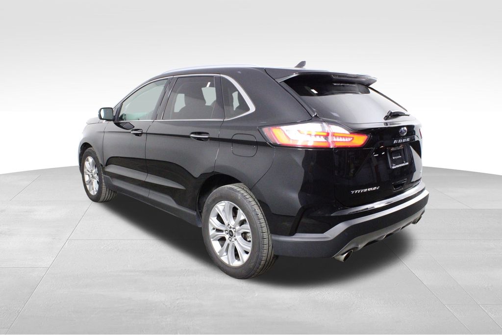 2024 Ford Edge Titanium photo 3