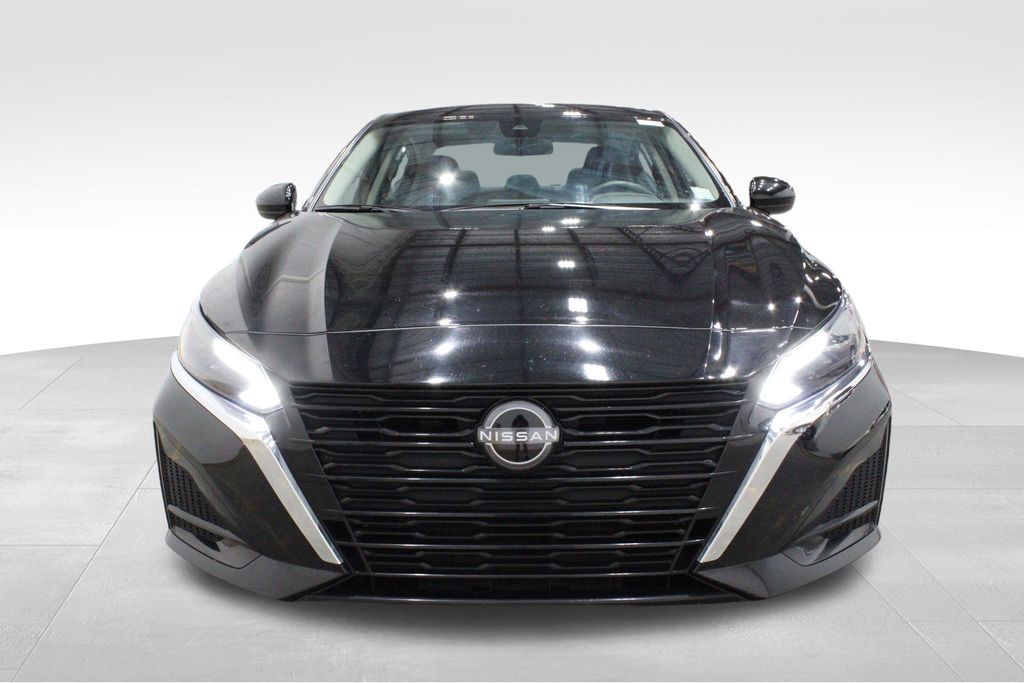 2023 Nissan Altima 2.5 SV photo 2