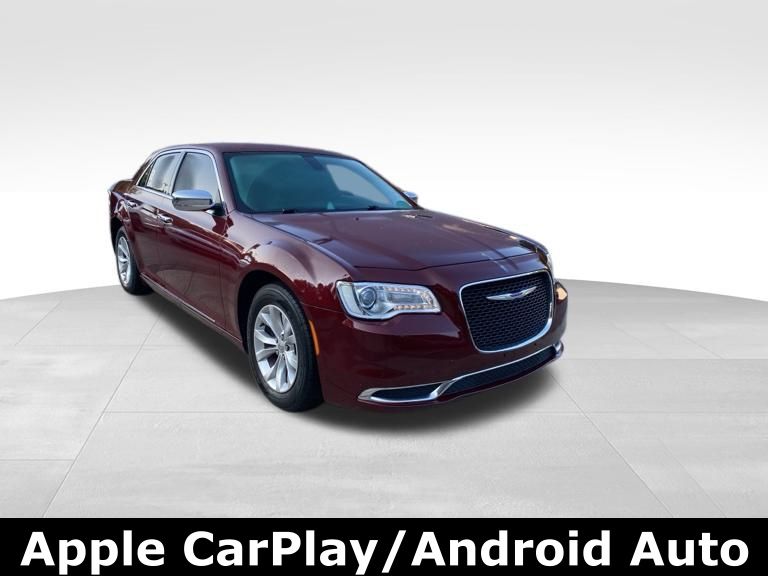 2018 Chrysler 300 Touring photo 3