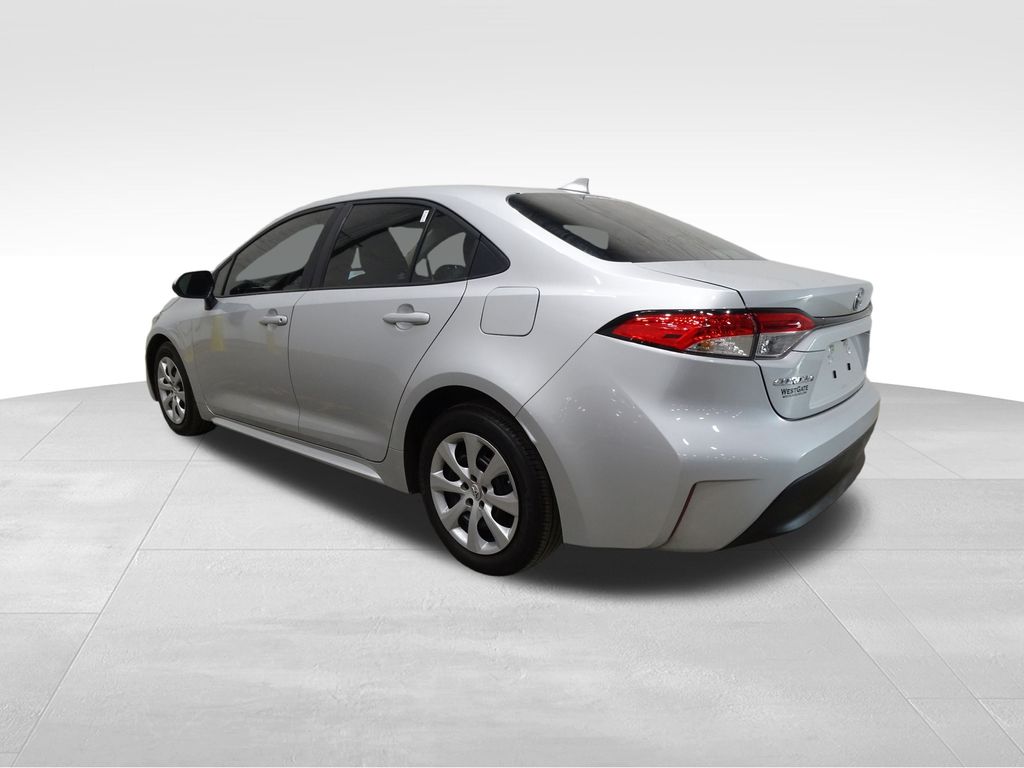 2023 Toyota Corolla LE photo 3
