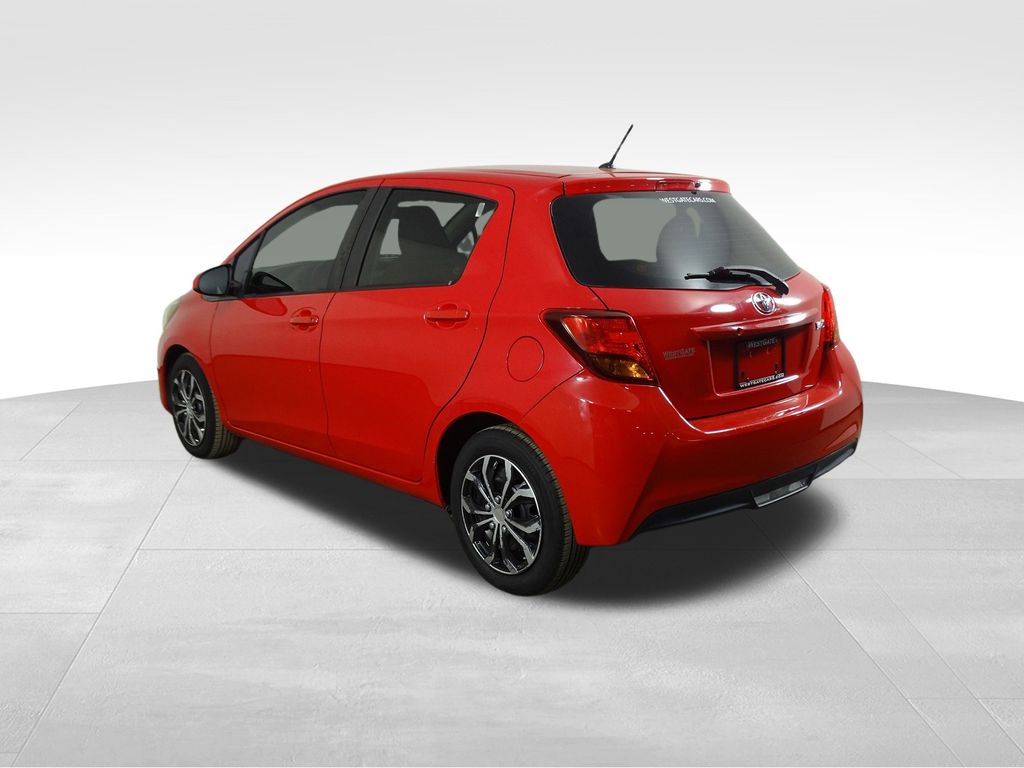 2015 Toyota Yaris L photo 3