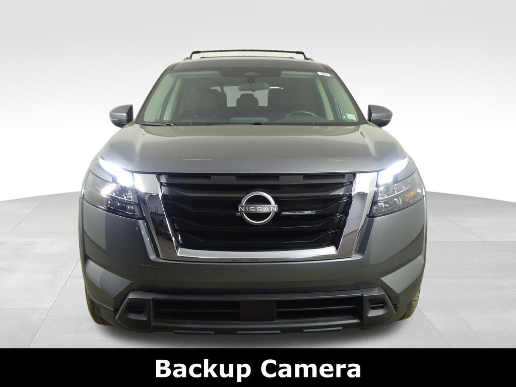 2024 Nissan Pathfinder SV photo 2