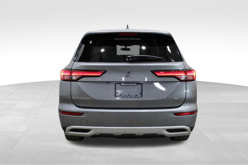 2022 Mitsubishi Outlander SE photo 4