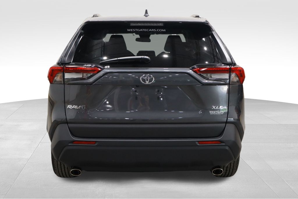 2024 Toyota RAV4 XLE photo 4