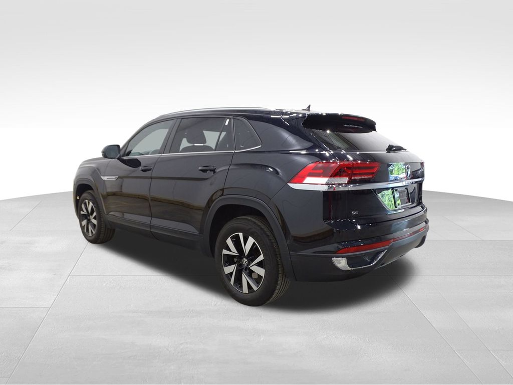 2023 Volkswagen Atlas Cross Sport SE photo 3