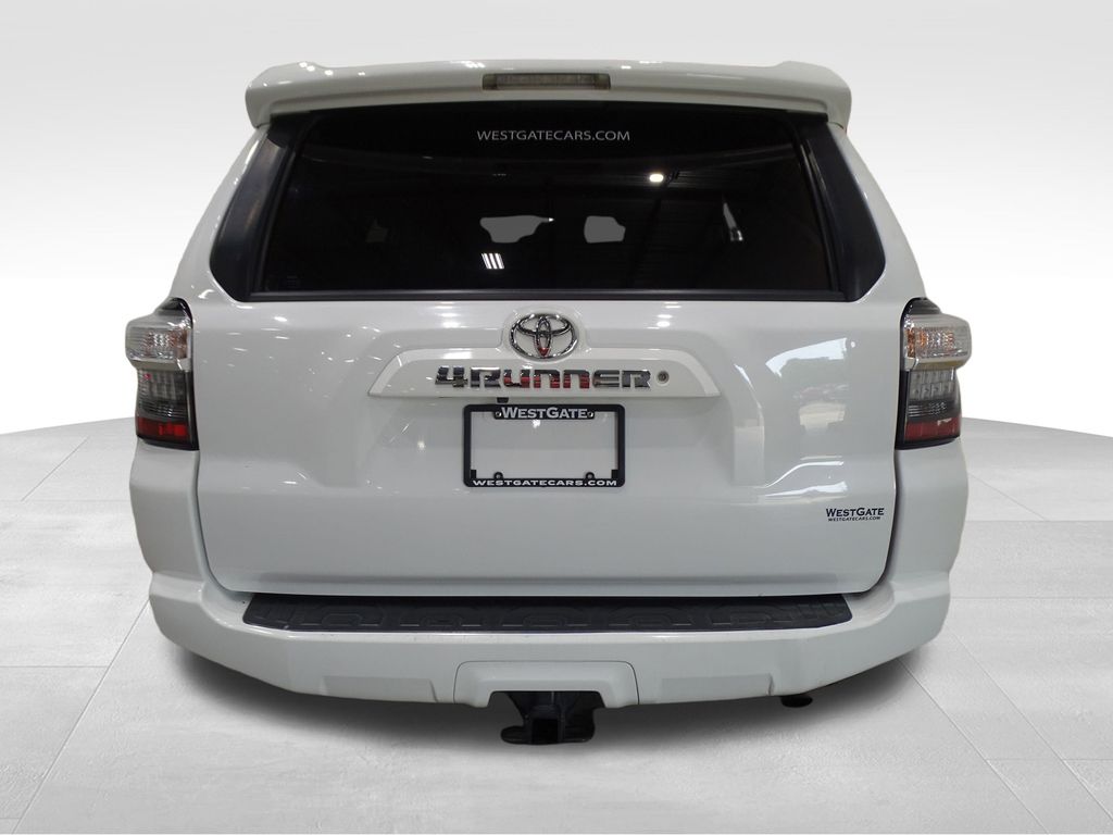 2021 Toyota 4Runner SR5 photo 4