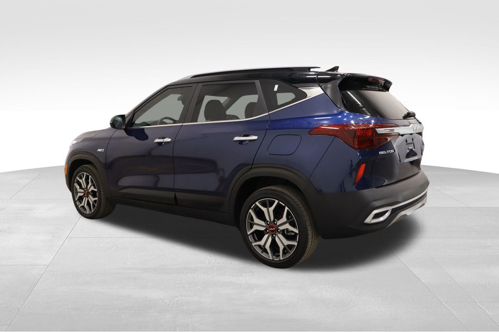 2022 Kia Seltos SX photo 3