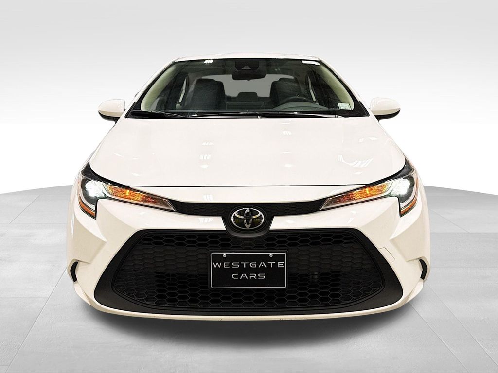 2022 Toyota Corolla LE photo 2