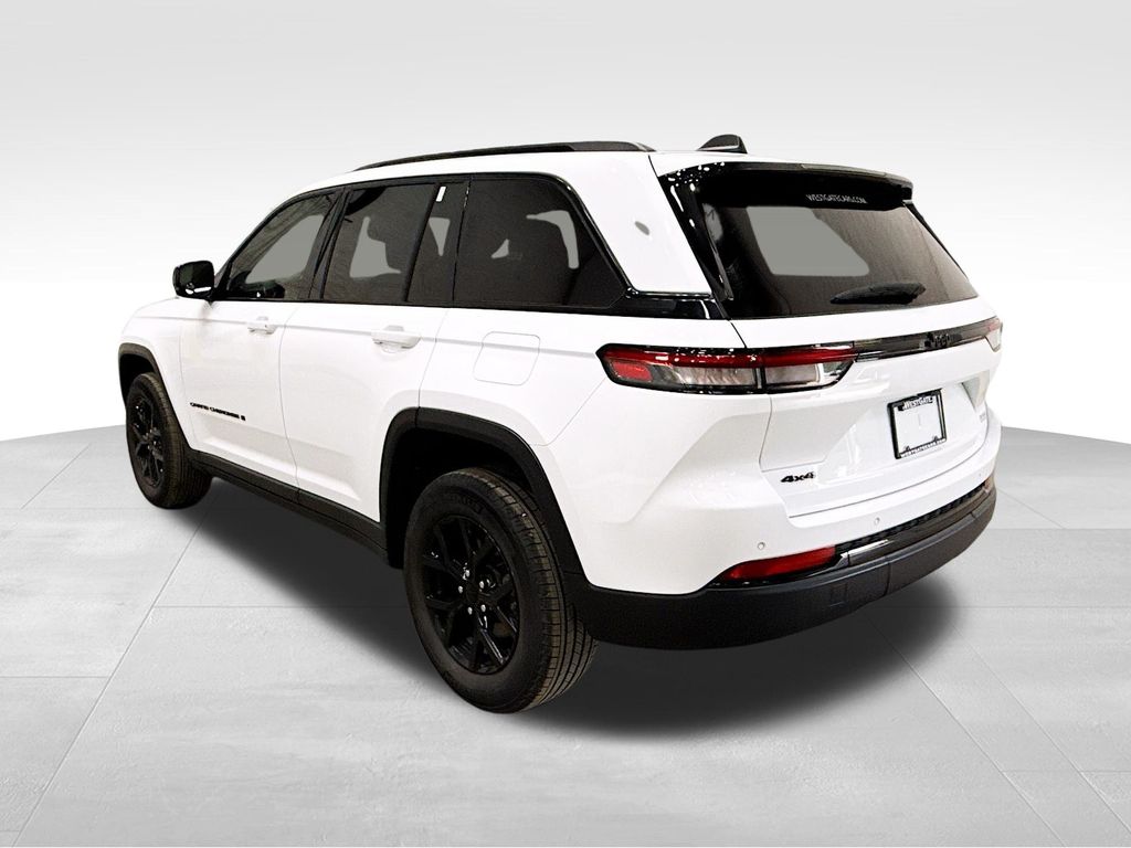 2024 Jeep Grand Cherokee Altitude X photo 3
