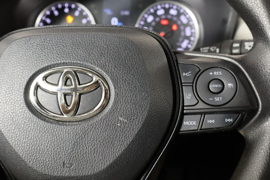 2021 Toyota RAV4 XLE - Photo 10