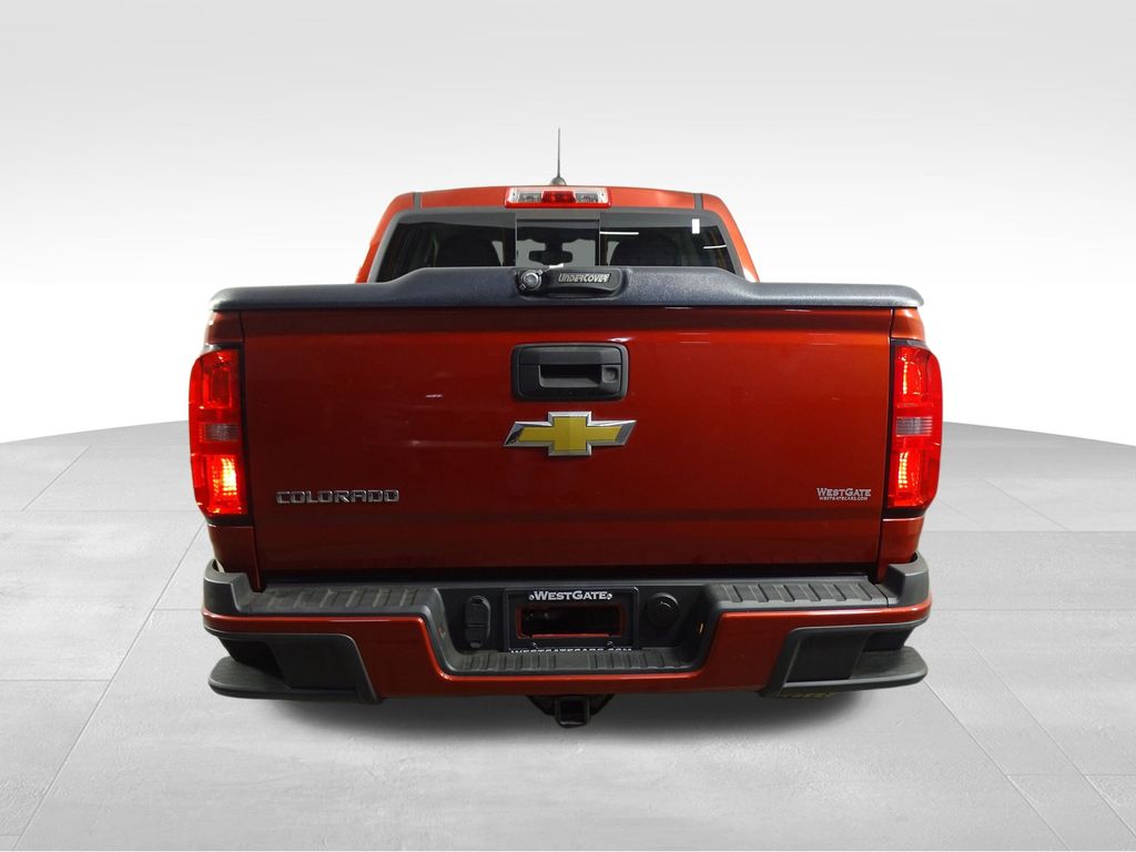 2016 Chevrolet Colorado Z71 photo 2