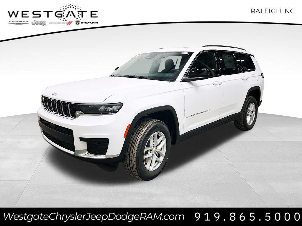 2025 Jeep Grand Cherokee Laredo photo 3