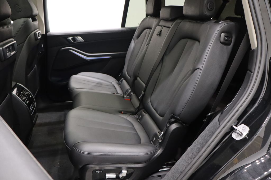 2022 BMW X7 40i - Photo 16