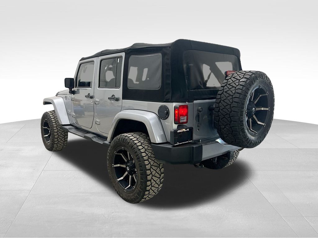 2016 Jeep Wrangler Unlimited Sahara photo 4