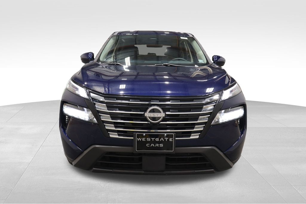 2024 Nissan Rogue SV photo 2