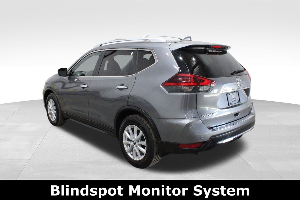 2020 Nissan Rogue SV photo 3