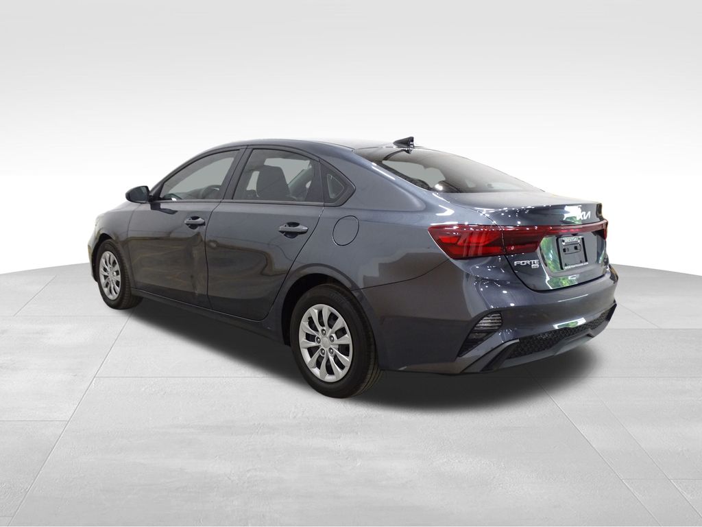 2024 Kia Forte LX photo 3