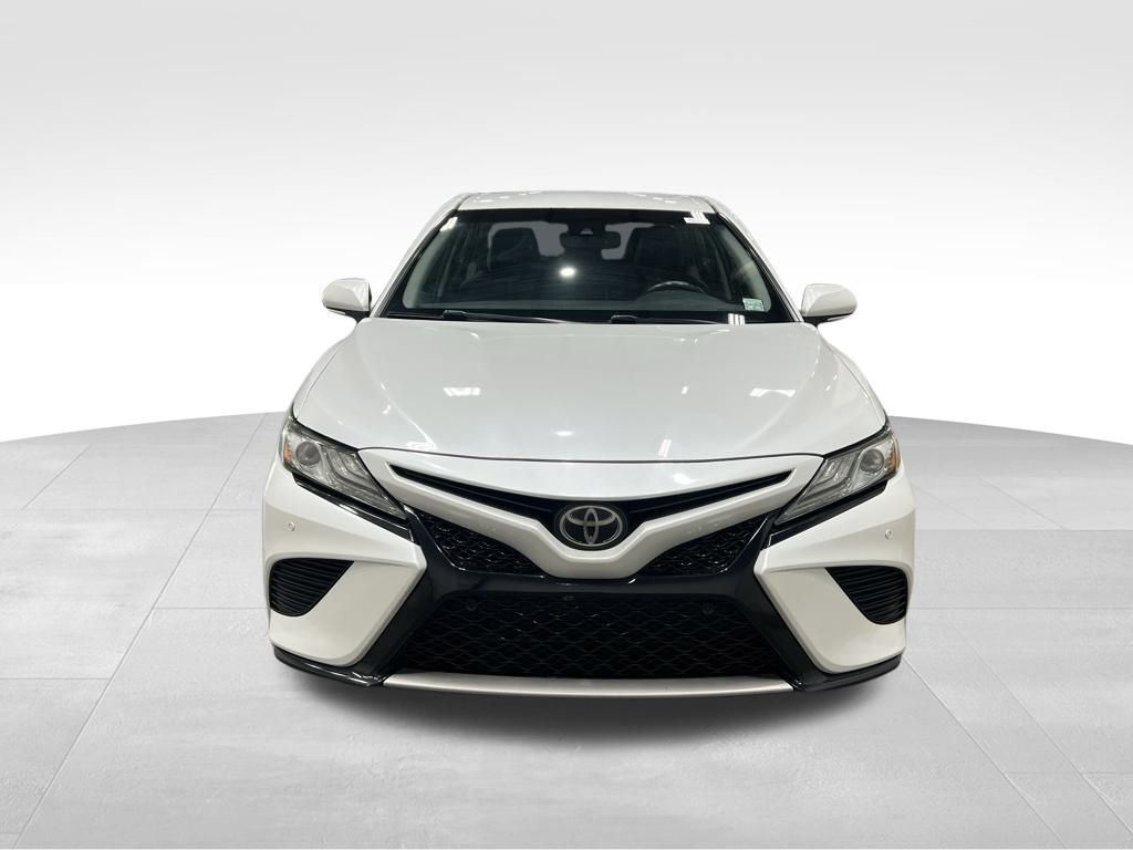 2018 Toyota Camry XSE photo 2