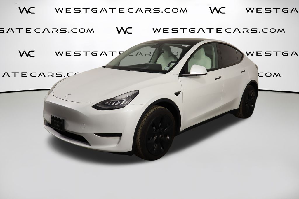 2023 Tesla Model Y Long Range's photo